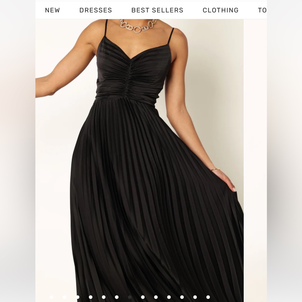 New with tags! Never worn pleated maxi from Petal & Pup. Black size US 4.